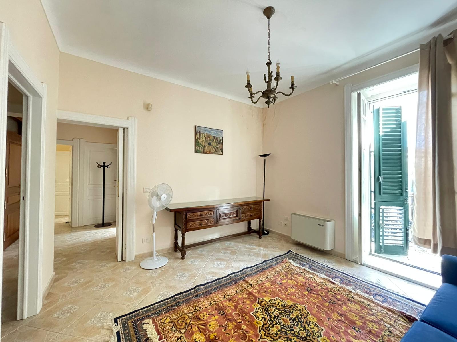 Luminoso appartamento in Via Roma